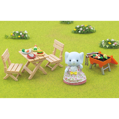 5640 Sylvanian Families - Set Barbeque per Picnic. Ragazza Elefante